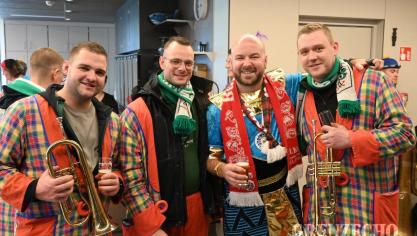 <p>Möhnendonnerstag in Büllingen [Teil 2]</p>
