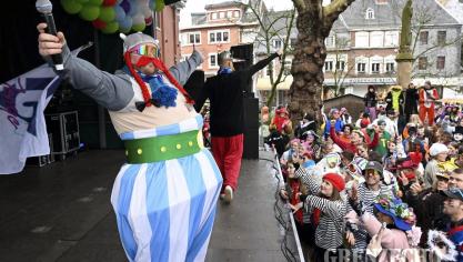 <p>Altweiberdonnerstag am Marktplatz [Teil 1]</p>
