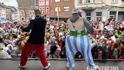 <p>Altweiberdonnerstag am Marktplatz [Teil 1]</p>
