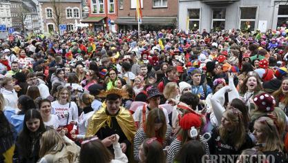 <p>Altweiberdonnerstag am Marktplatz [Teil 1]</p>
