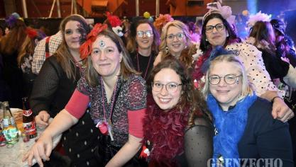 <p>Möhnendonnerstag in Grüfflingen [Teil 2]</p>
