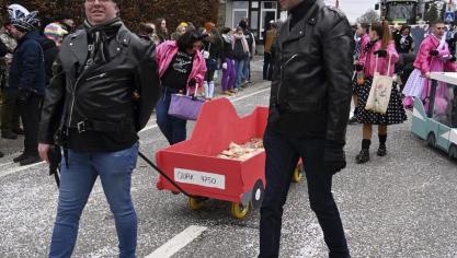 <p>Karnevalszug am Tulpensonntag in Deidenberg [Teil 1]</p>
