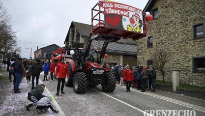 <p>Karnevalszug am Tulpensonntag in Deidenberg [Teil 2]</p>
