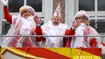 <p>Rosenmontagszug in Eupen [Teil 3]</p>
