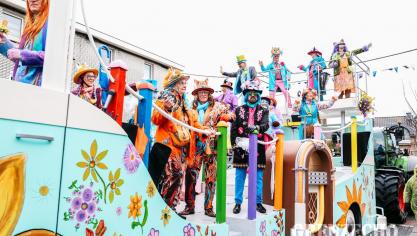 <p>Rosenmontagszug in Kelmis [Teil 2]</p>
