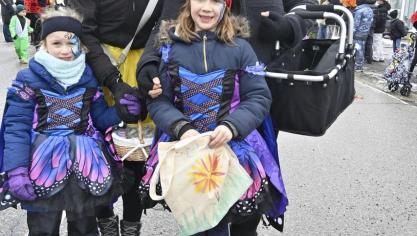 <p>Rosenmontagszug in Bütgenbach [Teil 1]</p>
