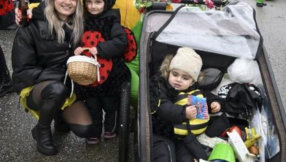 <p>Rosenmontagszug in Bütgenbach [Teil 1]</p>

