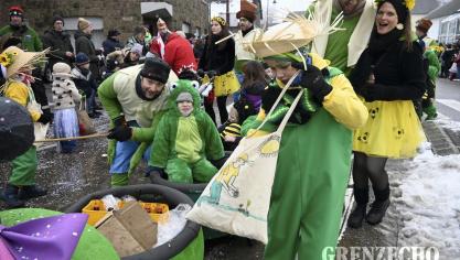 <p>Rosenmontagszug in Bütgenbach [Teil 1]</p>
