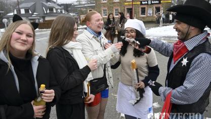 <p>Rosenmontagszug in Bütgenbach [Teil 1]</p>
