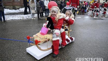 <p>Rosenmontagszug in Bütgenbach [Teil 1]</p>
