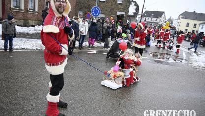 <p>Rosenmontagszug in Bütgenbach [Teil 1]</p>
