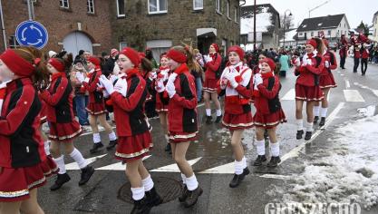 <p>Rosenmontagszug in Bütgenbach [Teil 1]</p>
