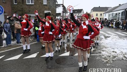 <p>Rosenmontagszug in Bütgenbach [Teil 1]</p>
