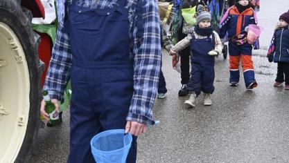 <p>Rosenmontagszug in Bütgenbach [Teil 1]</p>
