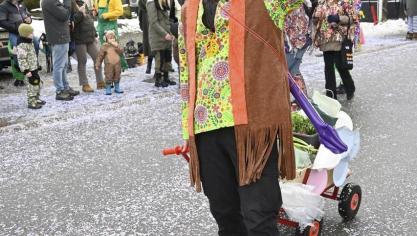 <p>Rosenmontagszug in Bütgenbach [Teil 2]</p>
