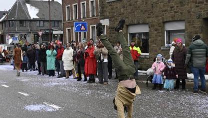 <p>Rosenmontagszug in Bütgenbach [Teil 2]</p>
