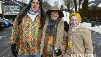 <p>Rosenmontagszug in Bütgenbach [Teil 2]</p>
