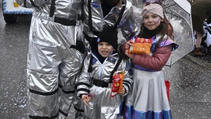 <p>Rosenmontagszug in Bütgenbach [Teil 3]</p>
