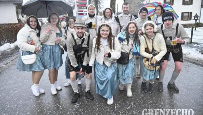 <p>Rosenmontagszug in Bütgenbach [Teil 3]</p>
