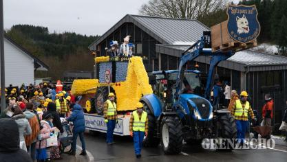 <p>Rosenmontagszug in Oudler [Teil 1]</p>
