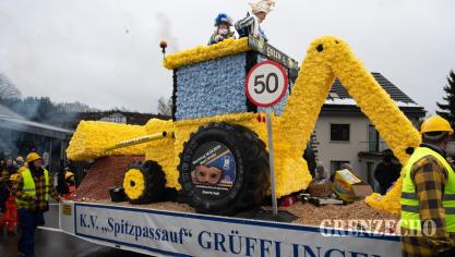 <p>Rosenmontagszug in Oudler [Teil 1]</p>
