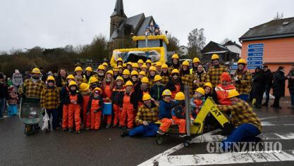 <p>Rosenmontagszug in Oudler [Teil 1]</p>
