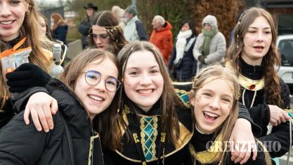 <p>Rosenmontagszug in Oudler [Teil 1]</p>
