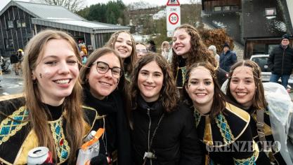 <p>Rosenmontagszug in Oudler [Teil 1]</p>
