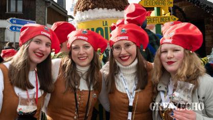 <p>Rosenmontagszug in Oudler [Teil 1]</p>

