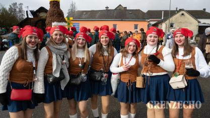 <p>Rosenmontagszug in Oudler [Teil 1]</p>
