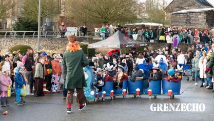 <p>Rosenmontagszug in Oudler [Teil 1]</p>
