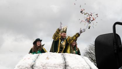 <p>Rosenmontagszug in Oudler [Teil 2]</p>
