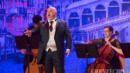 <p>Serge Bosch beim Benefizkonzert in Eupen</p>
