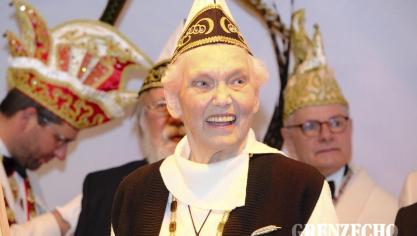 <p>Fest Rot-Gelb (Goldene Feder)</p>
