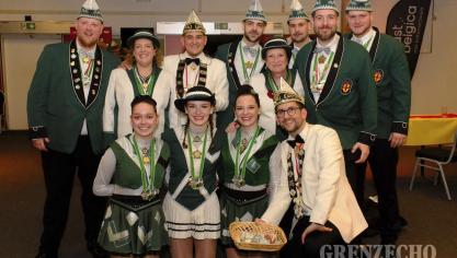 <p>Fest Rot-Gelb (Goldene Feder)</p>
