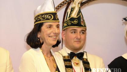<p>Fest Rot-Gelb (Goldene Feder)</p>
