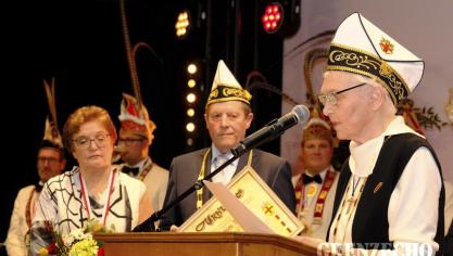 <p>Fest Rot-Gelb (Goldene Feder)</p>
