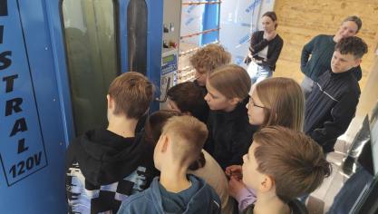 <p>Platz den Kindern</p>
