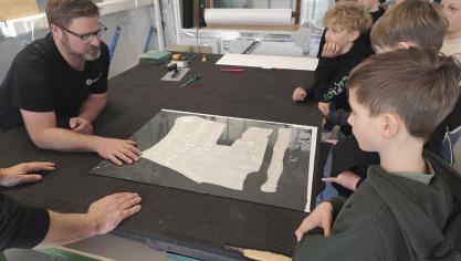 <p>Platz den Kindern</p>
