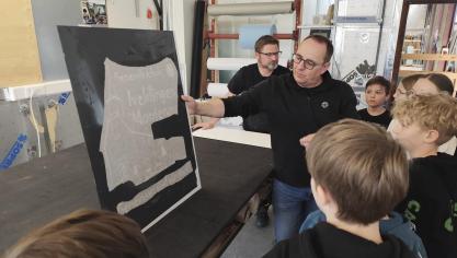 <p>Platz den Kindern</p>

