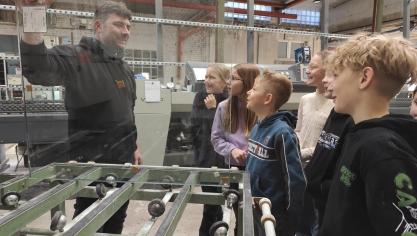<p>Platz den Kindern</p>
