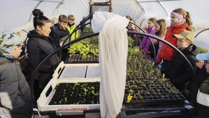 <p>Platz den Kindern</p>
