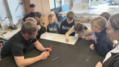 <p>Platz den Kindern</p>
