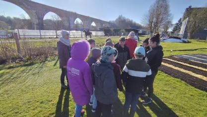 <p>Platz den Kindern</p>
