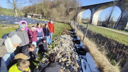<p>Platz den Kindern</p>
