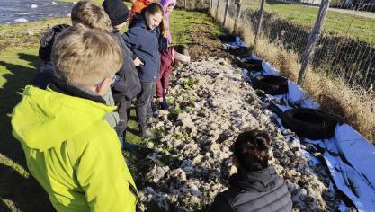 <p>Platz den Kindern</p>
