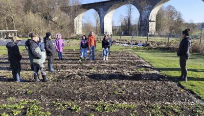<p>Platz den Kindern</p>
