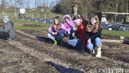 <p>Platz den Kindern</p>
