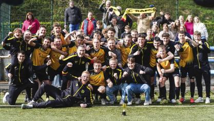 <p>RFC Raeren-Eynatten B steigt als Meister in die 3. Provinzklasse auf</p>
