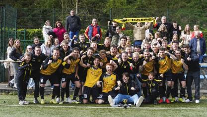 <p>RFC Raeren-Eynatten B steigt als Meister in die 3. Provinzklasse auf</p>
